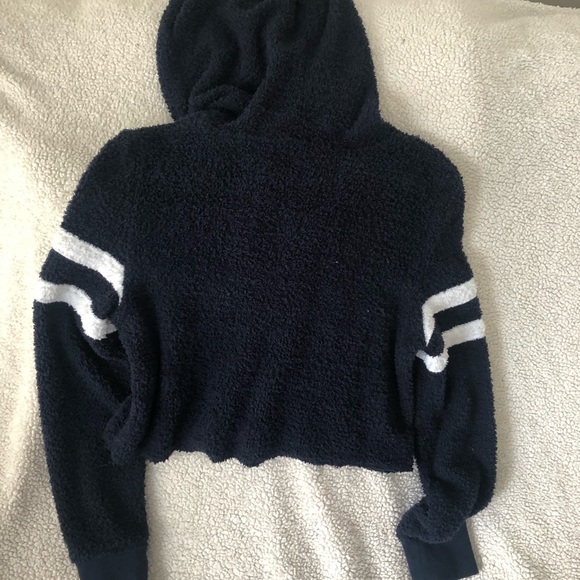 Tommy Hilfiger gently worn top. - Picture 5 of 5